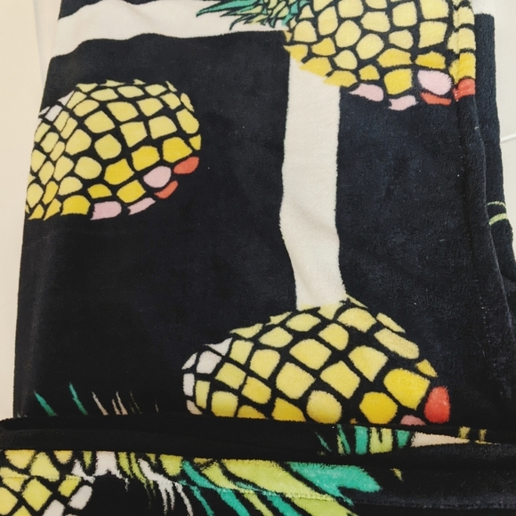 Vera Bradley Plush Fleece Throw Blanket Pineapple Print New without tags